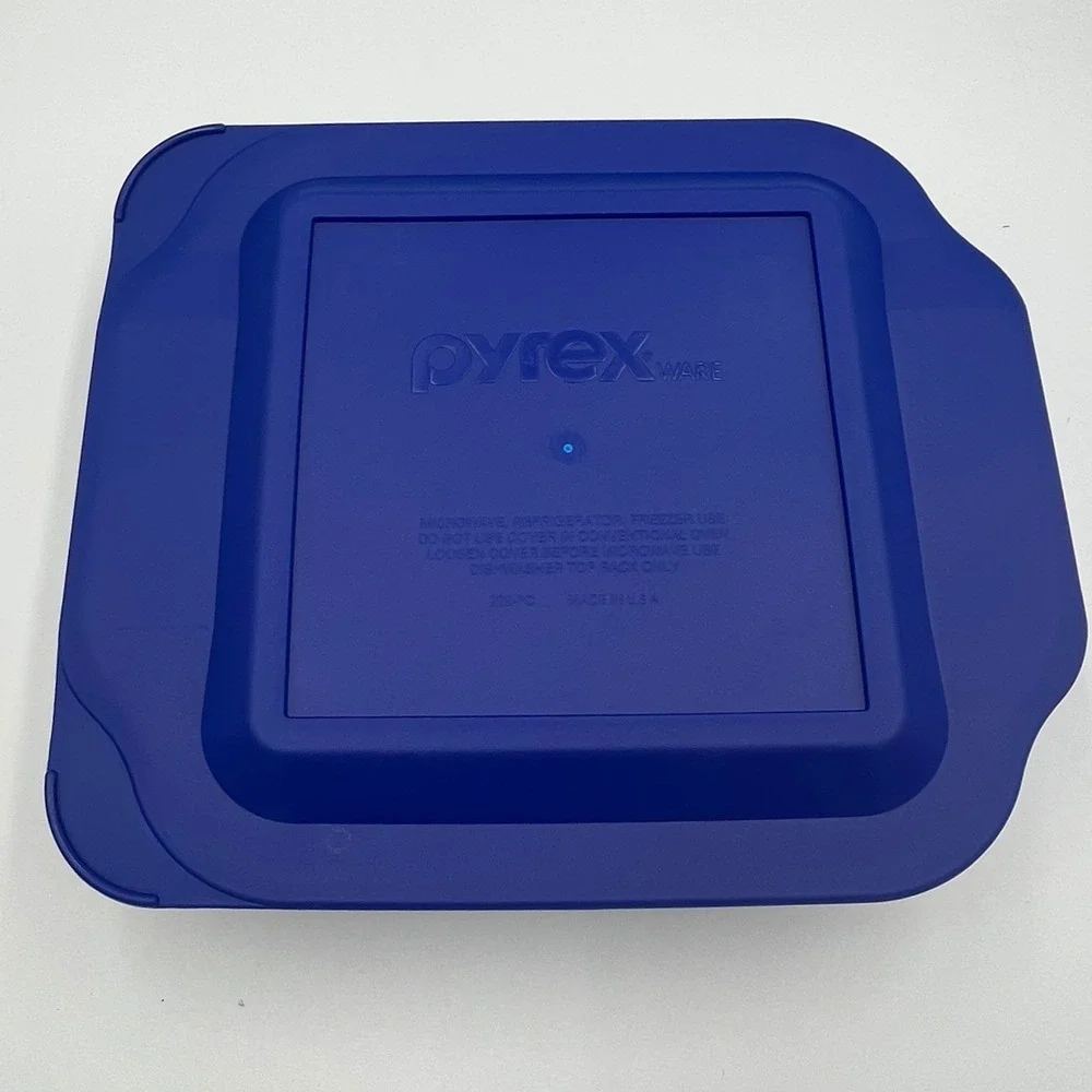 Pyrex 2qt Square Glass Baking Dish 8in Clear with Blue Lid New